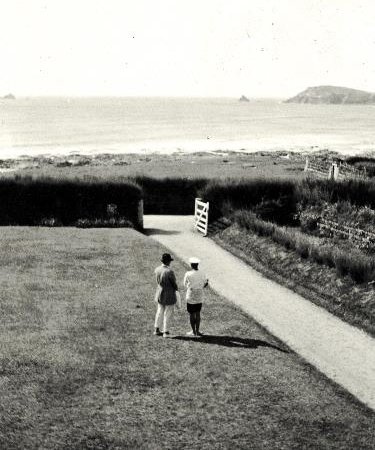 Front garden and view, 1914